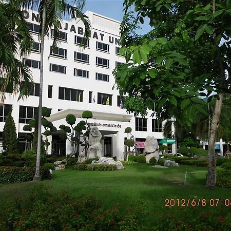 Phranakhon Grand View Hotel Banguecoque Exterior foto